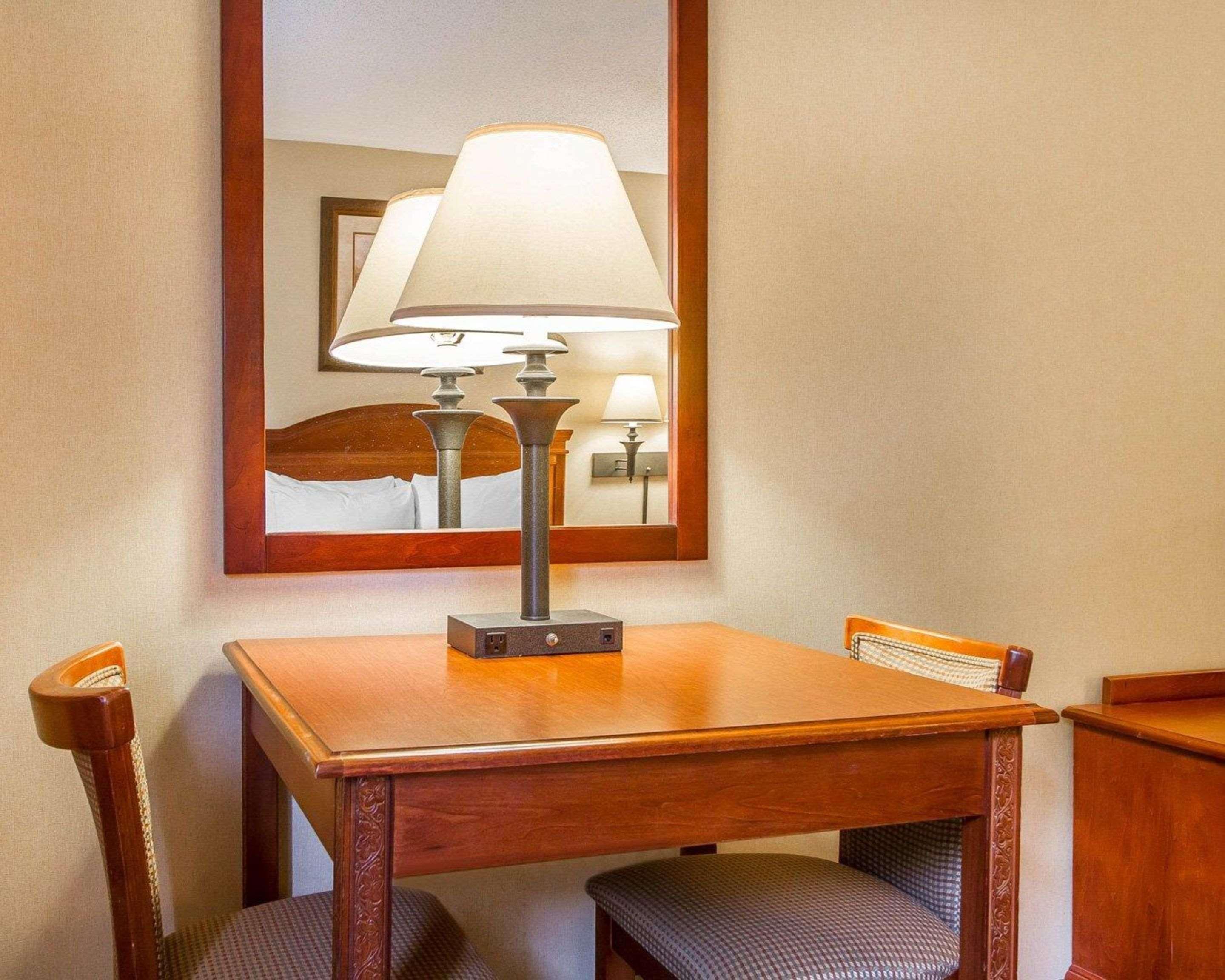 Wilton Comfort Inn & Suites מראה חיצוני תמונה