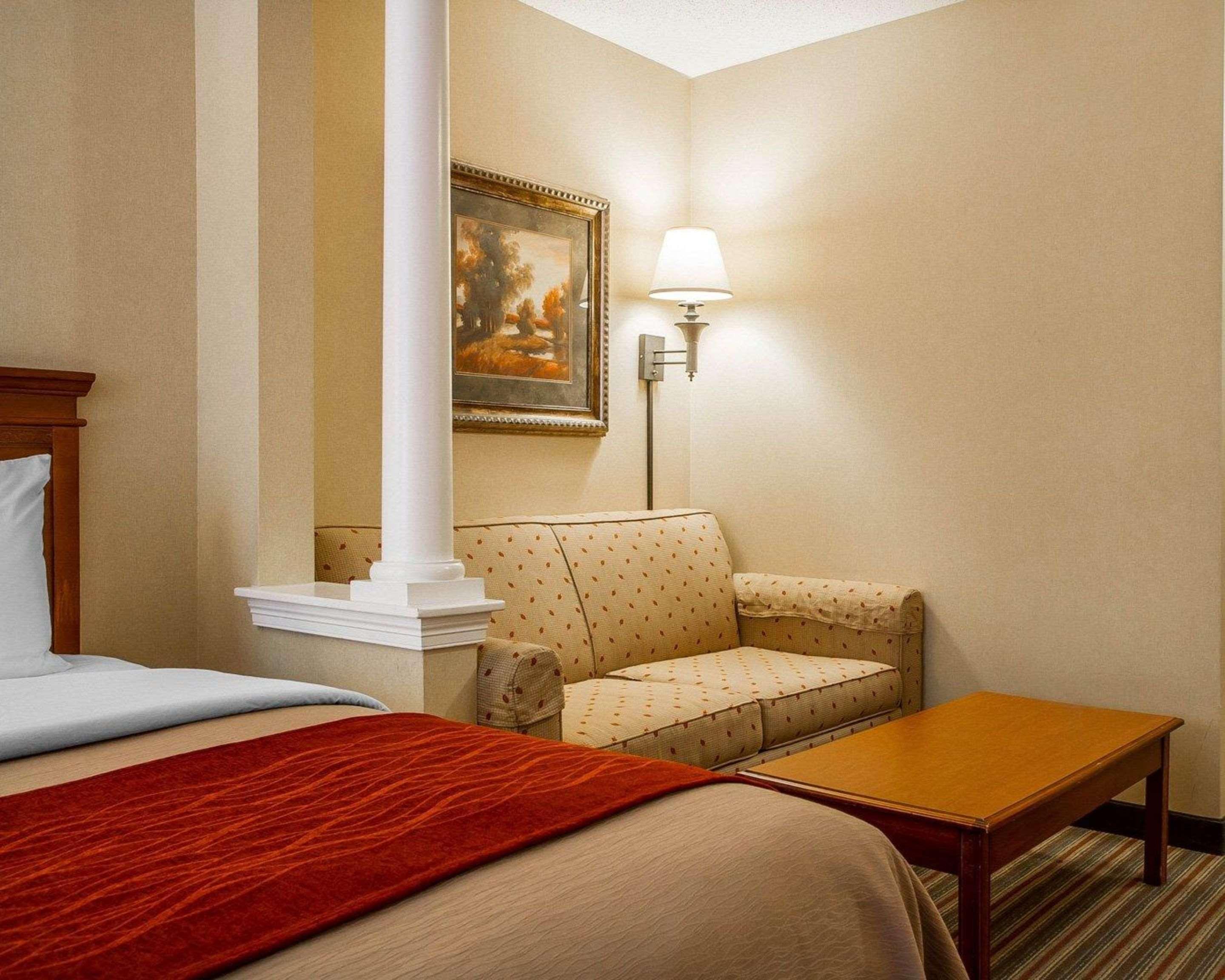Wilton Comfort Inn & Suites מראה חיצוני תמונה